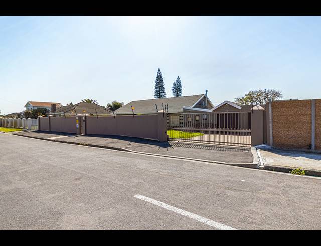 3 BEDROOM FREESTANDING FOR SALE IN MILNERTON CENTRAL